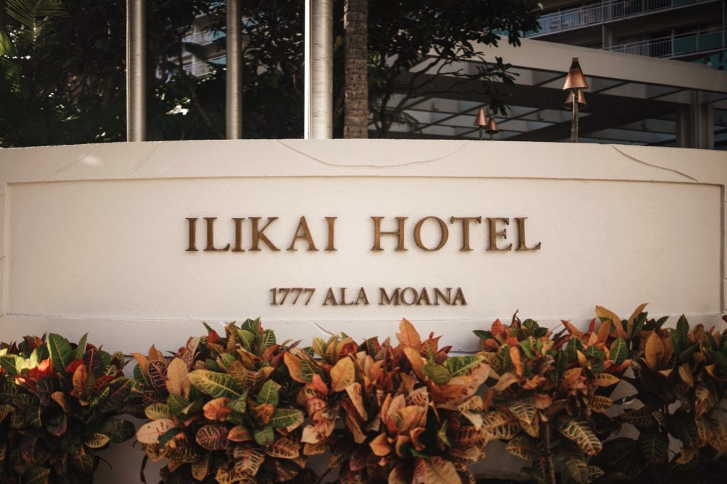 Ilikai Hotel, Honolulu Wedding Photographer